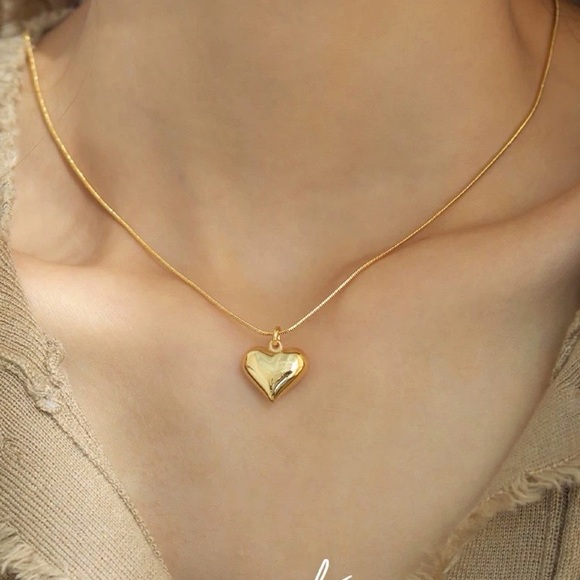 14k gold plated puffy heart necklace - Picture 3 of 3